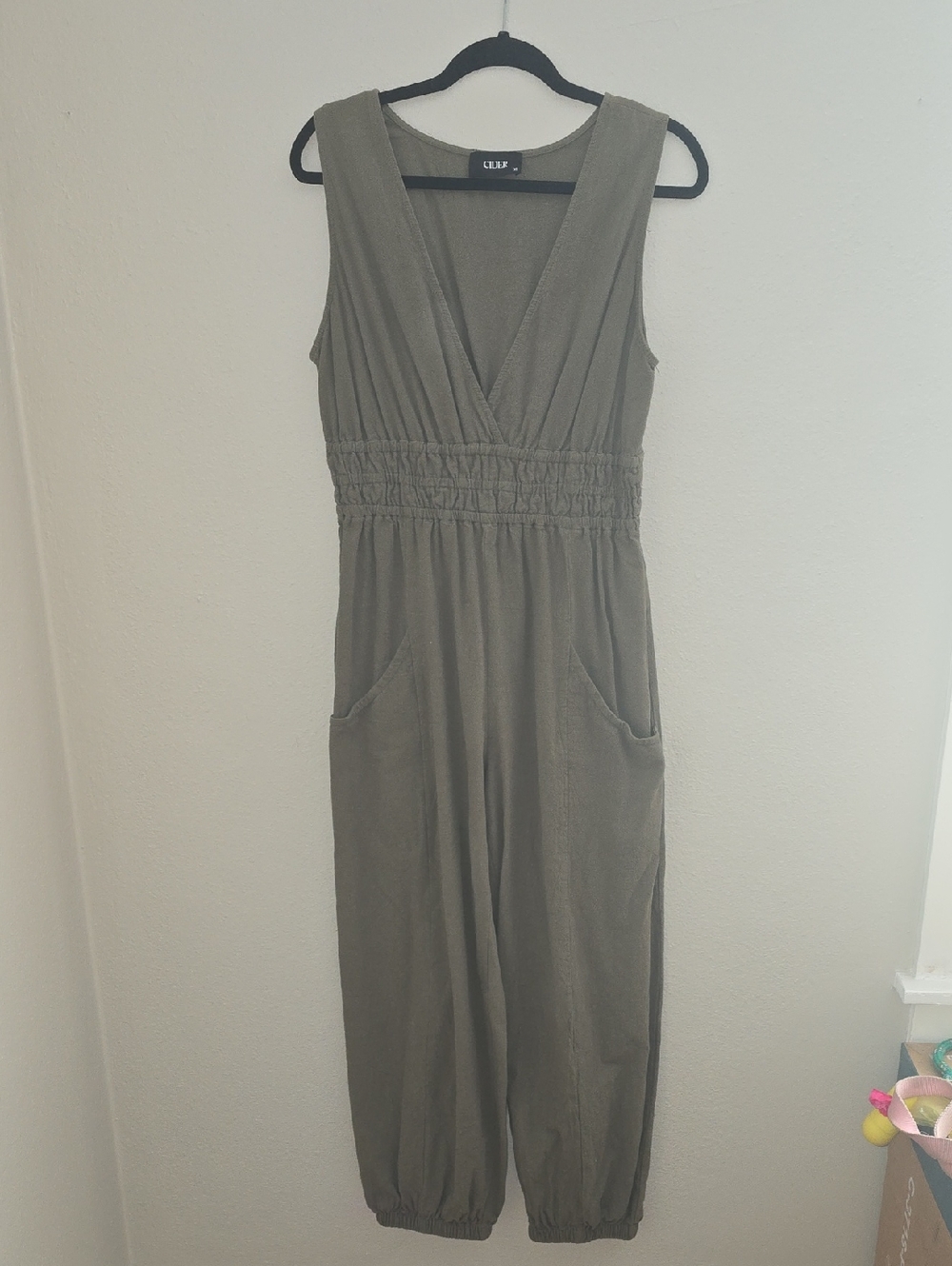 Cider Olive Green Sleeveless Jumpsuit with V-Neck